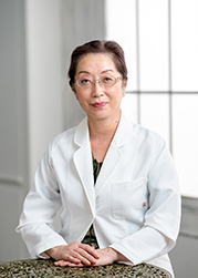 斉間頼子医師